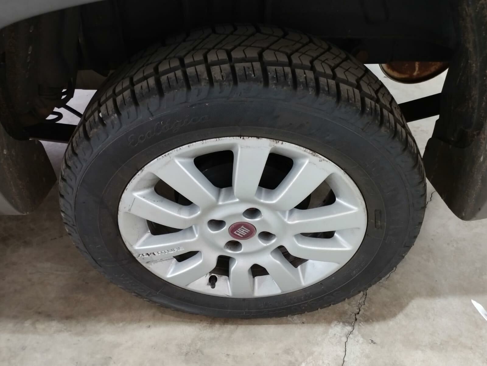Imagem do veículo Fiat STRADA CD ADVENTURE 1.8